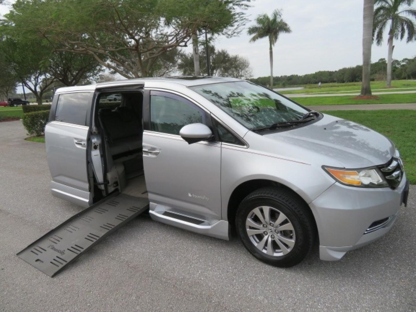 2014 Silver /GRAY Honda Odyssey EX-L (5FNRL5H68EB) with an 3.5L V6 SOHC 24V engine, 6-Speed Automatic transmission, located at 4301 Oak Circle #19, Boca Raton, FL, 33431, (954) 561-2499, 26.388861, -80.084038 - You are looking at Gorgeous Low Mileage 2014 Honda Odyssey EX-L Braunability Freedom Van Handicap Van Wheelchair Van Conversion Van with 25K Original Miles, Power Side Entry Ramp with Kneeling Van Function, Passenger Side Quick Lock System (same as ez lock), Quick Release Front Seats, Tie Down Syste - Photo#57